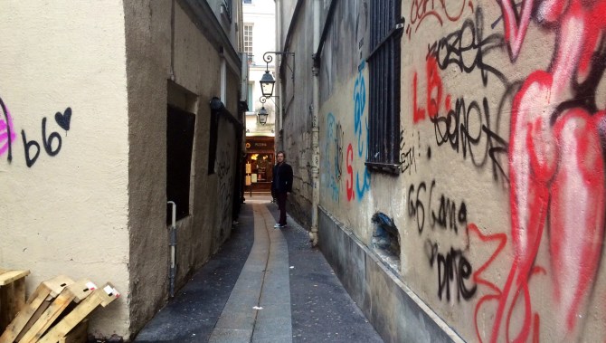 The narrowest street in Paris. 